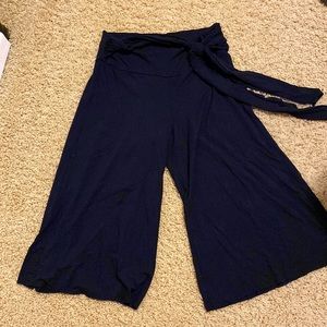 Old navy comfy Capri